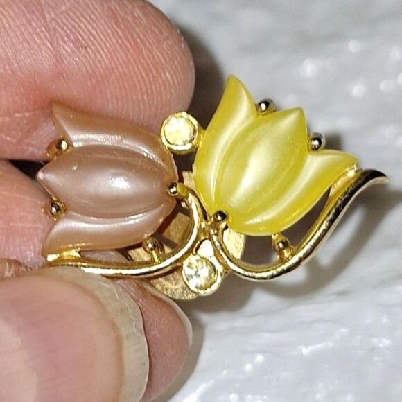 Vintage Molded Glass Tulip Earrings Clip On Frosted Rhinestone Costume Jewelry - Picture 7 of 7